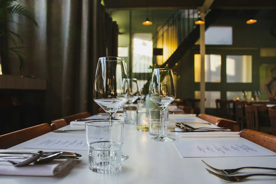 restaurant etiquette guide