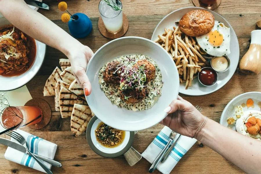 Photo common mistakes local cuisine restaurants